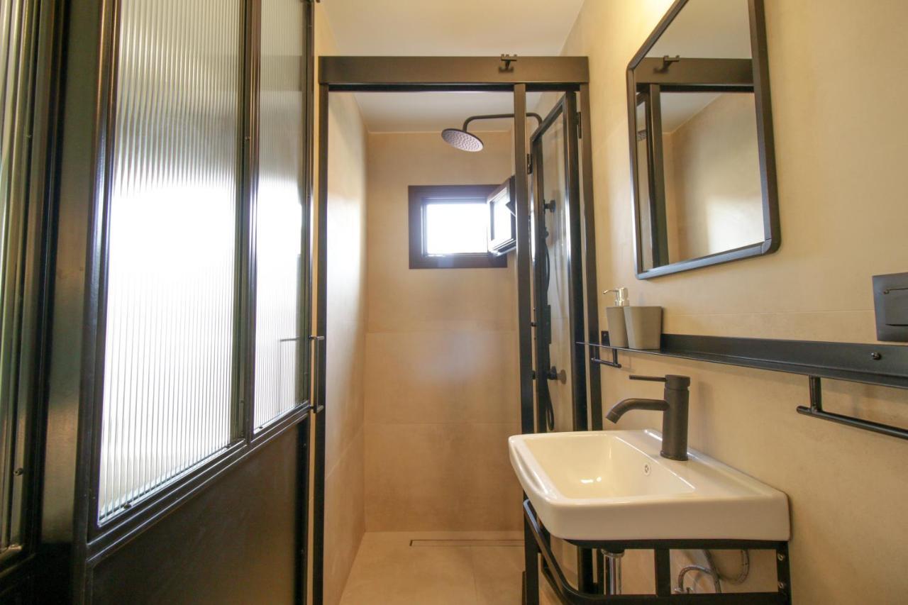 Onos - 2 Bedroom 2 Bathroom Penthouse With Terrace In Old Town Kalamata Luaran gambar
