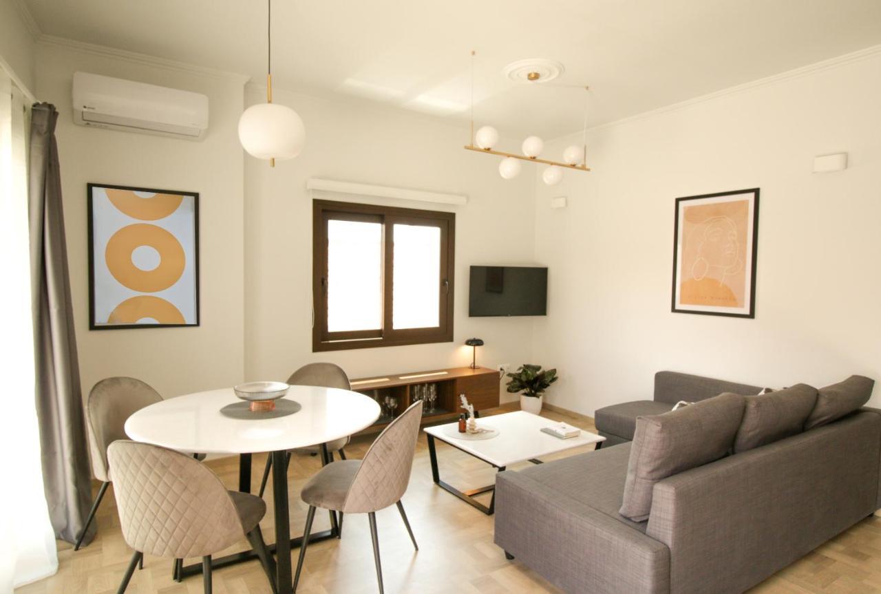 Onos - 2 Bedroom 2 Bathroom Penthouse With Terrace In Old Town Kalamata Luaran gambar