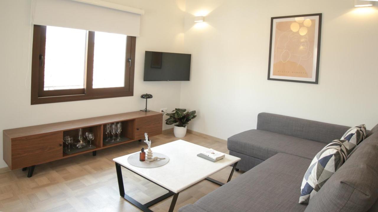 Onos - 2 Bedroom 2 Bathroom Penthouse With Terrace In Old Town Kalamata Luaran gambar