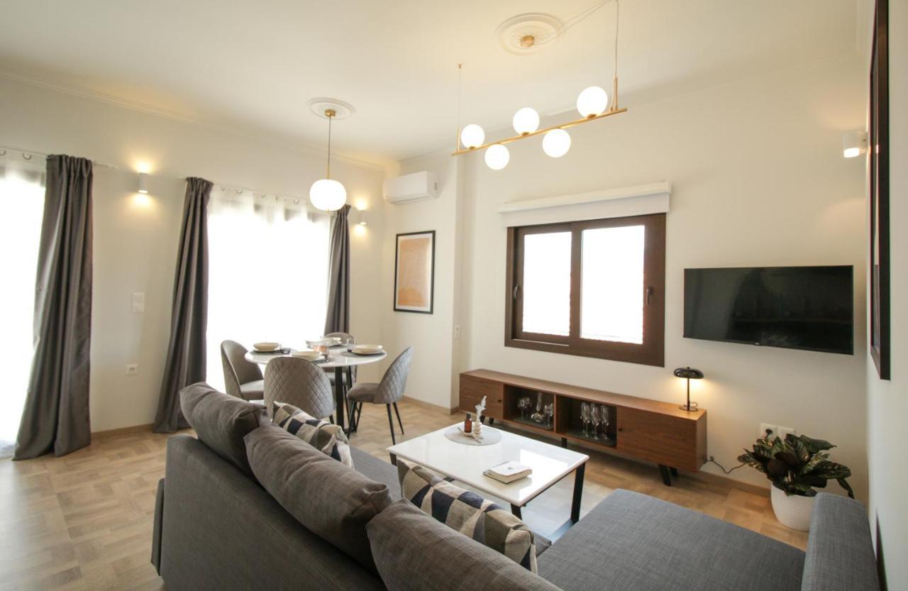Onos - 2 Bedroom 2 Bathroom Penthouse With Terrace In Old Town Kalamata Luaran gambar